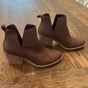 Tom’s ankle bootie